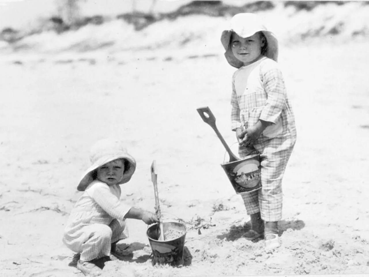 Ensemble enfant modèle fête