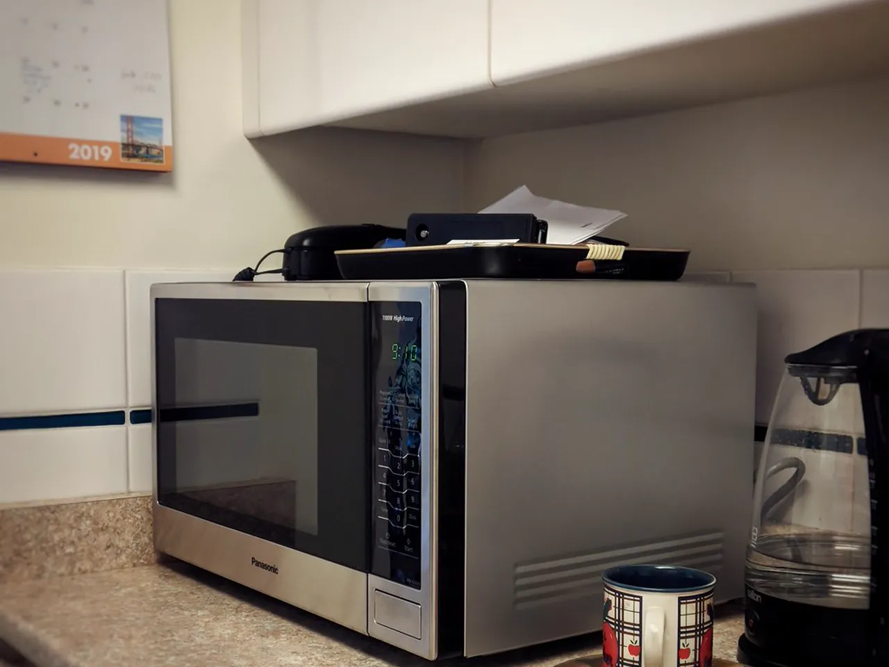 Micro-ondes Hisense 30 L 700 W